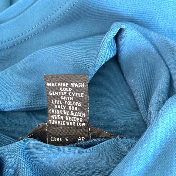 Alfani Wms Mock Neck Teal Blue Jersey Knit Top Size M Layering Minimalist Career - Picture 7 of 7